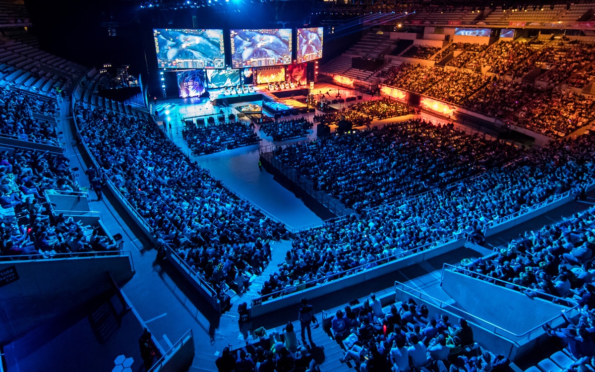 他在努力提 他在努力提