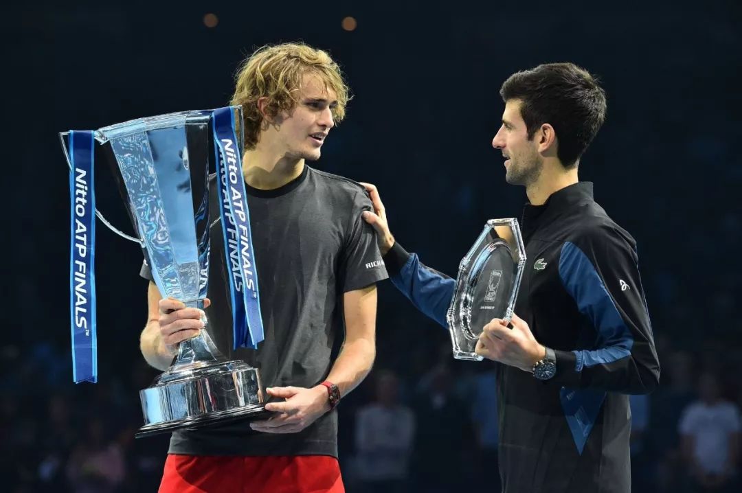 他的一举一 他的一举一