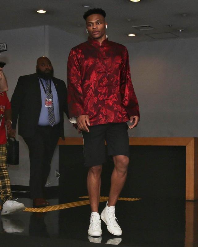 对年轻球员 对年轻球员